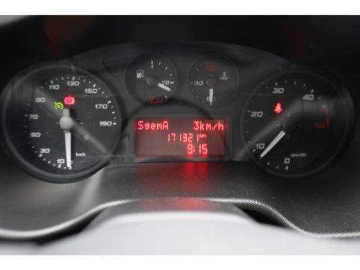 Iveco Daily 35S14 L2 H2 Airco 3.5t Trekhaak ActivLease financial lease