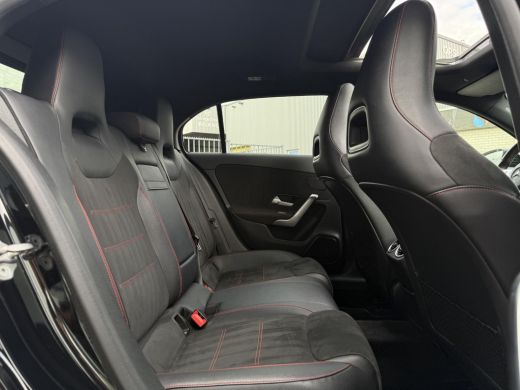 Mercedes-Benz A-Klasse 180 Aut. Sol. AMG Sport | Panorama | Burmester | Memory | Multi Beam | Sfeer Verlichting | ActivLease financial lease