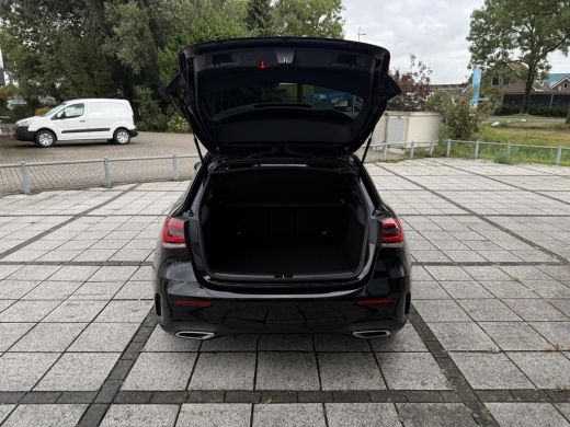 Mercedes-Benz A-Klasse 180 Aut. Sol. AMG Sport | Panorama | Burmester | Memory | Multi Beam | Sfeer Verlichting | ActivLease financial lease