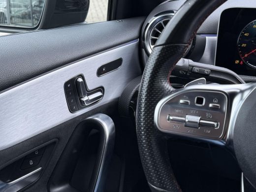 Mercedes-Benz A-Klasse 180 Aut. Sol. AMG Sport | Panorama | Burmester | Memory | Multi Beam | Sfeer Verlichting | ActivLease financial lease