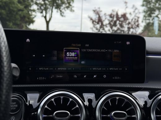 Mercedes-Benz A-Klasse 180 Aut. Sol. AMG Sport | Panorama | Burmester | Memory | Multi Beam | Sfeer Verlichting | ActivLease financial lease