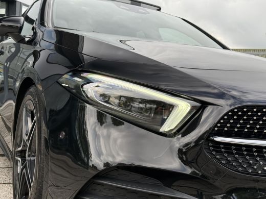 Mercedes-Benz A-Klasse 180 Aut. Sol. AMG Sport | Panorama | Burmester | Memory | Multi Beam | Sfeer Verlichting | ActivLease financial lease