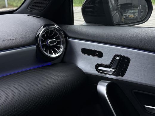Mercedes-Benz A-Klasse 180 Aut. Sol. AMG Sport | Panorama | Burmester | Memory | Multi Beam | Sfeer Verlichting | ActivLease financial lease