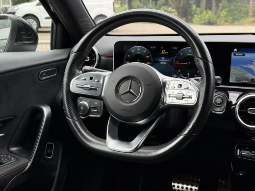 Mercedes-Benz A-Klasse 180d Aut AMG Sport Launch Premium Plus | Navi | Camera | Carplay | ActivLease financial lease