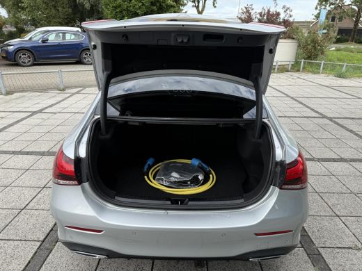 Mercedes-Benz A-Klasse 250e Aut. Sol. AMG Ultimate | Panorama | Burmester | Memory | Multi Beam | Sfeer Verlichting | ActivLease financial lease