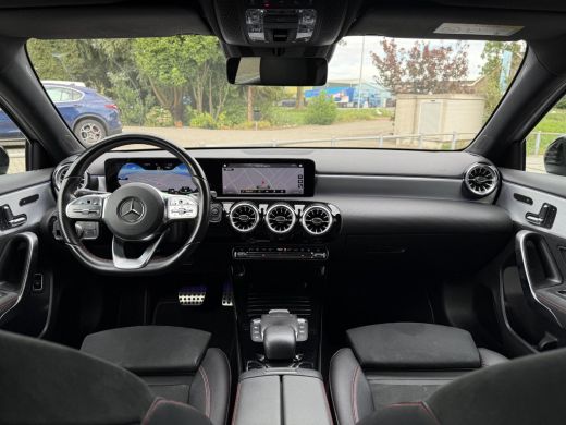 Mercedes-Benz A-Klasse 250e Aut. Sol. AMG Ultimate | Panorama | Burmester | Memory | Multi Beam | Sfeer Verlichting | ActivLease financial lease