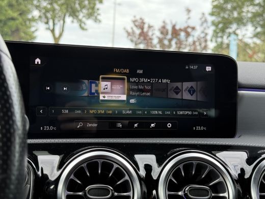 Mercedes-Benz A-Klasse 250e Aut. Sol. AMG Ultimate | Panorama | Burmester | Memory | Multi Beam | Sfeer Verlichting | ActivLease financial lease