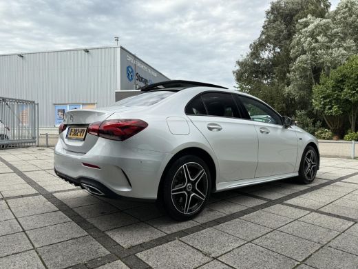 Mercedes-Benz A-Klasse 250e Aut. Sol. AMG Ultimate | Panorama | Burmester | Memory | Multi Beam | Sfeer Verlichting | ActivLease financial lease