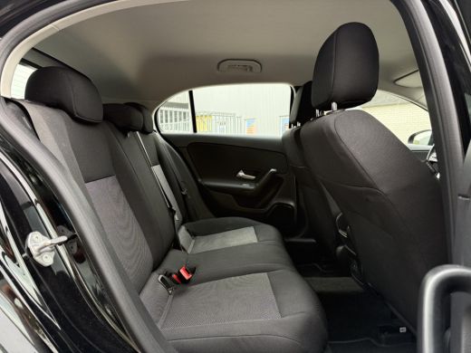 Mercedes-Benz A-Klasse A180 Aut. Business Sol. | Xenon-LED  | Navi | Camera | ECC | ActivLease financial lease