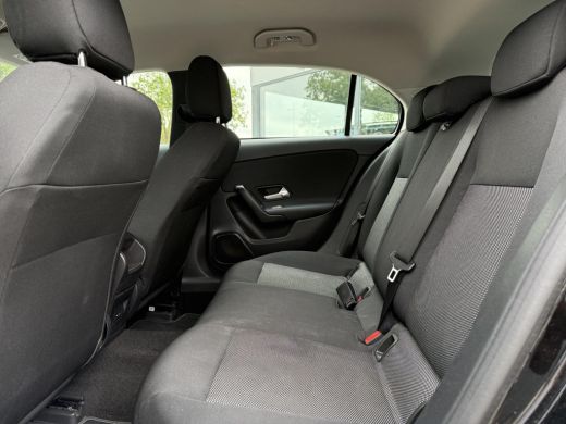 Mercedes-Benz A-Klasse A180 Aut. Business Sol. | Xenon-LED  | Navi | Camera | ECC | ActivLease financial lease