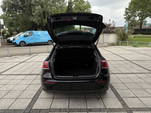 Mercedes-Benz A-Klasse A180 Aut. Business Sol. | Xenon-LED  | Navi | Camera | ECC | ActivLease financial lease
