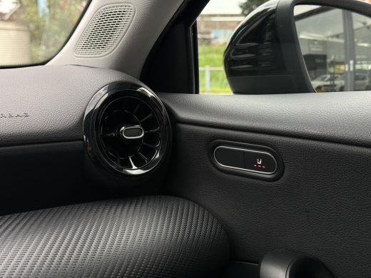 Mercedes-Benz A-Klasse A180 Aut. Business Sol. | Xenon-LED  | Navi | Camera | ECC | ActivLease financial lease