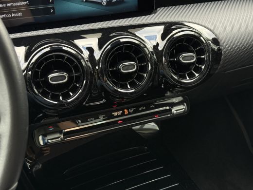 Mercedes-Benz A-Klasse A180 Aut. Business Sol. | Xenon-LED  | Navi | Camera | ECC | ActivLease financial lease