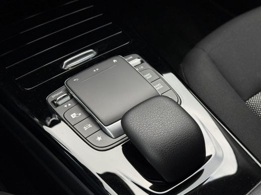 Mercedes-Benz A-Klasse A180 Aut. Business Sol. | Xenon-LED  | Navi | Camera | ECC | ActivLease financial lease
