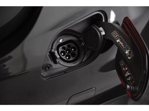 Mercedes-Benz C-Klasse 300 e Advantage Pack *1ste Eigenaar*Leer*Navigatie*Stoelverwarming* ActivLease financial lease