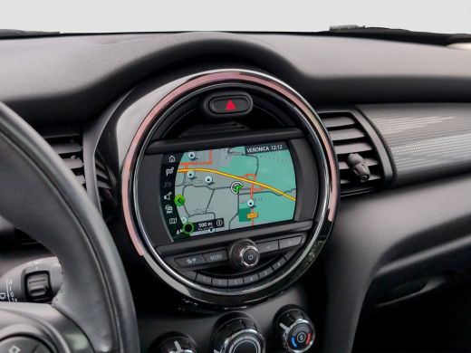 Mini Cooper 1.5 Cooper Chili | Panoramadak | Parkeersensoren | 17 inch | LED | ActivLease financial lease