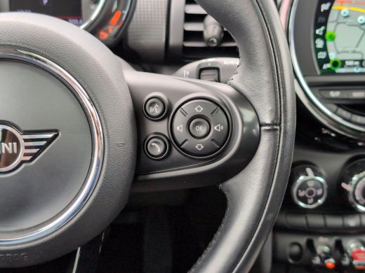 Mini Cooper 1.5 Cooper Chili | Panoramadak | Parkeersensoren | 17 inch | LED | ActivLease financial lease
