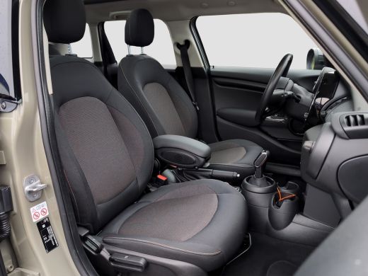 Mini Cooper 1.5 Cooper Chili | Panoramadak | Parkeersensoren | 17 inch | LED | ActivLease financial lease