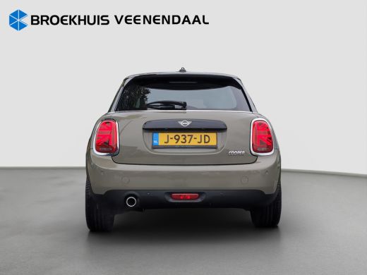 Mini Cooper 1.5 Cooper Chili | Panoramadak | Parkeersensoren | 17 inch | LED | ActivLease financial lease