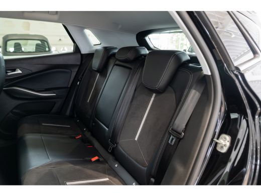 Opel Grandland 1.6 Turbo Plug-In Hybrid 300PK 4x4 GSe | Alcantara GSE Stoelen | Camera | LED | Stoel & Stuurverw... ActivLease financial lease