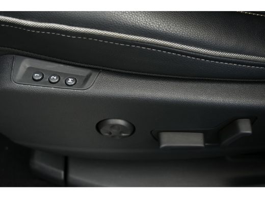 Opel Grandland X 1.2 TURBO 130PK ULTIMATIE / NAVI / LEDER / LED / CLIMA / PDC / 19"LMV / CAMERA V+A / KEYLESS / WI... ActivLease financial lease