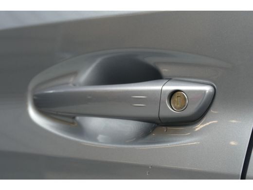 Peugeot 208 1.2 HYBRID 145PK GT AUTOMAAT NAVI / CLIMA / LED / PDC / 17"LMV / 360 CAMERA / ADAPT. CRUISECONTRO... ActivLease financial lease