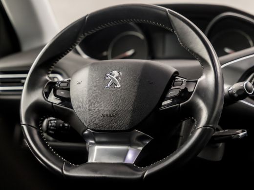Peugeot 308 1.2 PureTech Sport (PANORAMADAK, APPLE CARPLAY, GROOT NAVI, GETINT GLAS, SPORTSTOELEN, LANE ASSIS... ActivLease financial lease