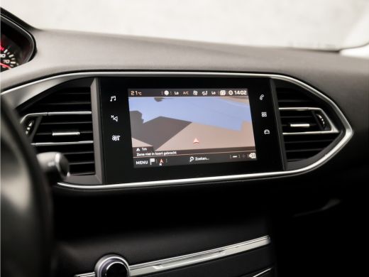 Peugeot 308 1.2 PureTech Sport (PANORAMADAK, APPLE CARPLAY, GROOT NAVI, GETINT GLAS, SPORTSTOELEN, LANE ASSIS... ActivLease financial lease