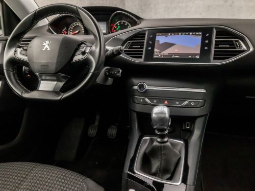 Peugeot 308 1.2 PureTech Sport (PANORAMADAK, APPLE CARPLAY, GROOT NAVI, GETINT GLAS, SPORTSTOELEN, LANE ASSIS... ActivLease financial lease