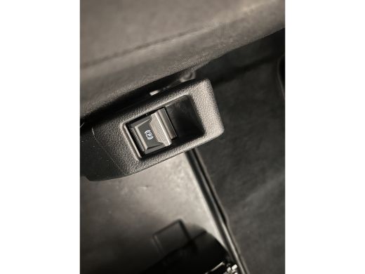 Peugeot Expert 2.0 BlueHDI 180 S&S DC | Achterdeuren met ruiten | Alarm klasse 1(startblokkering) | Armsteun voor ActivLease financial lease