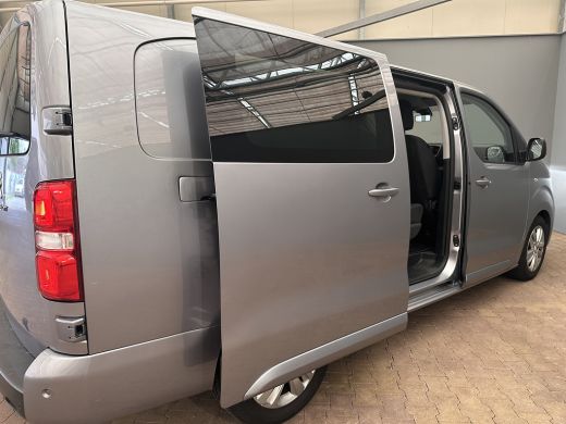 Peugeot Expert 2.0 BlueHDI 180 S&S DC | Achterdeuren met ruiten | Alarm klasse 1(startblokkering) | Armsteun voor ActivLease financial lease