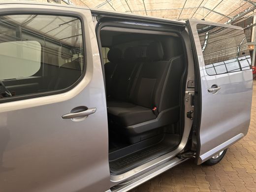 Peugeot Expert 2.0 BlueHDI 180 S&S DC | Achterdeuren met ruiten | Alarm klasse 1(startblokkering) | Armsteun voor ActivLease financial lease