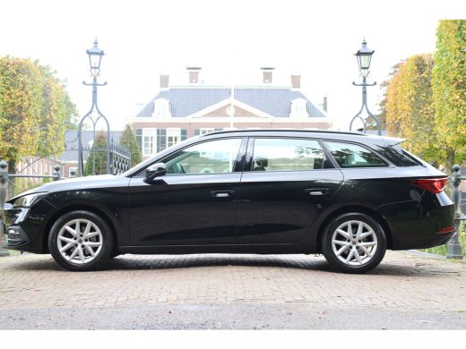 Seat Leon 1.0 TSI Reference | NL-AUTO! | 1 EIGENAAR! | CRUISE | LANE ASSIST | DEALER OH! | LED | CLIMA | AP... ActivLease financial lease