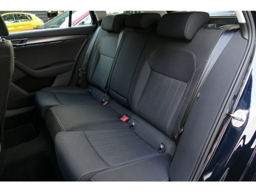 Skoda Superb Combi 1.5 TSI 150PK ACT BUSINESS EDITION PLUS AUTOMAAT / NAVI / LED / PDC / CLIMA / 17"LMV / CAME... ActivLease financial lease