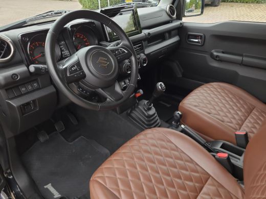 Suzuki Jimny 1.5 Stijl | Apple CarPlay | Trekhaak | Leder | Rijklaarprijs incl. garantie | ActivLease financial lease