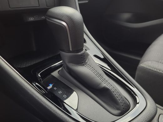 Toyota Yaris 1.5 Hybrid 115 First Edition | Apple CarPlay | Navigatie | Rijklaarprijs incl. garantie | ActivLease financial lease