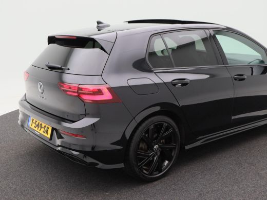 Volkswagen Golf 1.5 eTSi 150 Pk Automaat R-Line Business | Full LED | Panoramadak | Black Style | 18 Inch | Camer... ActivLease financial lease