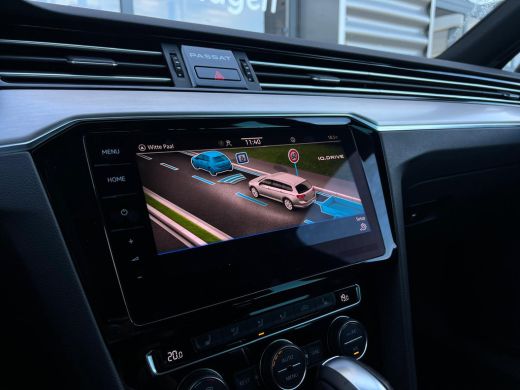 Volkswagen Passat Variant 1.5 TSI 150 pk 6-DSG Elegance Business R | Trekhaak wegklapbaar | Climatronic | Cruisen C... ActivLease financial lease