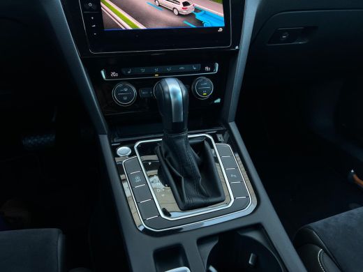 Volkswagen Passat Variant 1.5 TSI 150 pk 6-DSG Elegance Business R | Trekhaak wegklapbaar | Climatronic | Cruise Co... ActivLease financial lease