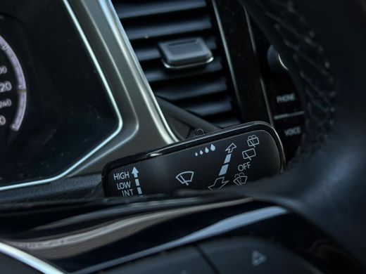 Volkswagen T-Roc 1.0 TSI 110 pk Style | Achteruitrijcamera | Cruise control adaptief | Navigatie | ActivLease financial lease