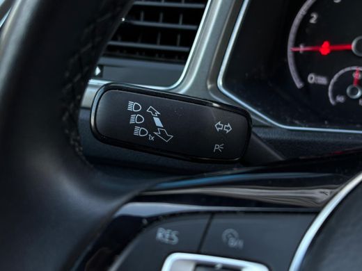 Volkswagen T-Roc 1.0 TSI 110 pk Style | Achteruitrijcamera | Cruise control adaptief | Navigatie | ActivLease financial lease