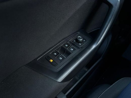 Volkswagen T-Roc 1.0 TSI 110 pk Style | Achteruitrijcamera | Cruise control adaptief | Navigatie | ActivLease financial lease