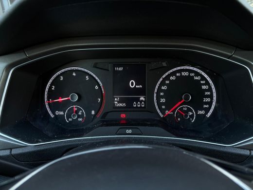 Volkswagen T-Roc 1.0 TSI 110 pk Style | Achteruitrijcamera | Cruise control adaptief | Navigatie | ActivLease financial lease