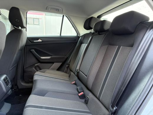 Volkswagen T-Roc 1.0 TSI 110 pk Style | Achteruitrijcamera | Cruise control adaptief | Navigatie | ActivLease financial lease