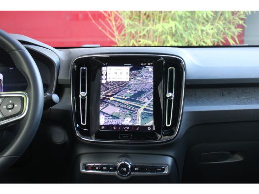 Volvo  C40 Single Motor Core 69 kWh | Panoramadak | Stuur- en stoelverwarming | 19" Velgen ActivLease financial lease