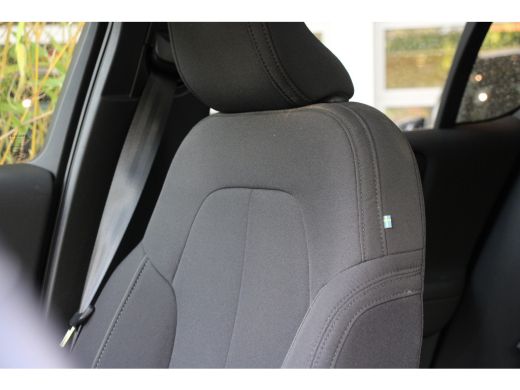 Volvo  C40 Single Motor Core 69 kWh | Panoramadak | Stuur- en stoelverwarming | 19" Velgen ActivLease financial lease