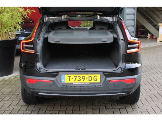 Volvo  C40 Single Motor Core 69 kWh | Panoramadak | Stuur- en stoelverwarming | 19" Velgen ActivLease financial lease