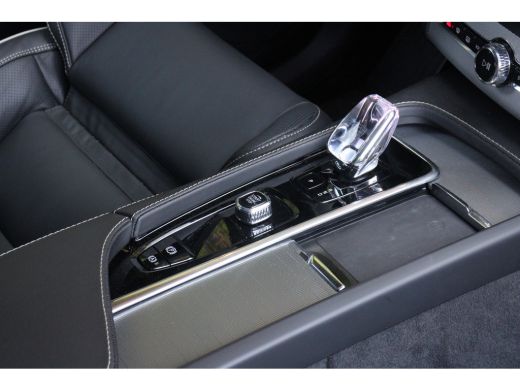 Volvo  XC90 T8 Recharge AWD 455pk Ultimate Dark | Luchtvering | Bowers&Wilkins | Trekhaak | 360 Camera | Pilo... ActivLease financial lease