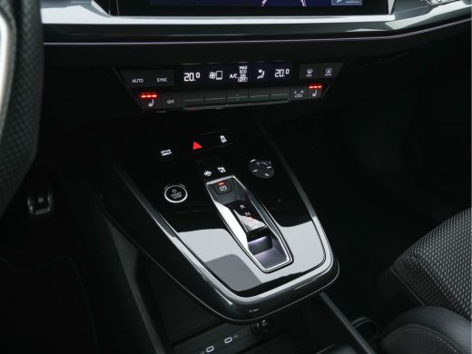 Audi Q4 e-tron 40 S edition 77 kWh [ 3-Fase ] (INCL-BTW) *HEAT-PUMP | LEATHER-FABRIC | MATRIX-LED | ADAPTIVE-CRU... ActivLease financial lease