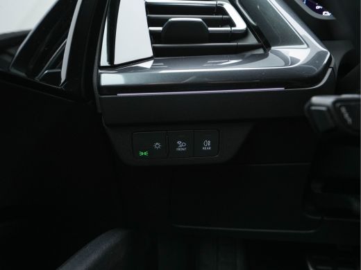 Audi Q4 e-tron 40 S edition 77 kWh [ 3-Fase ] (INCL-BTW) *HEAT-PUMP | LEATHER-FABRIC | MATRIX-LED | ADAPTIVE-CRU... ActivLease financial lease